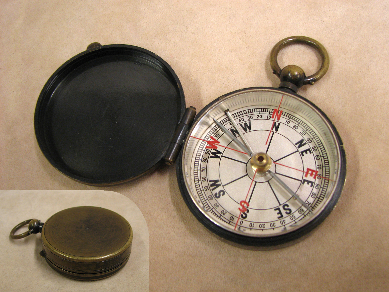 Late Victorian hunter cased pocket compass with red cardinal points